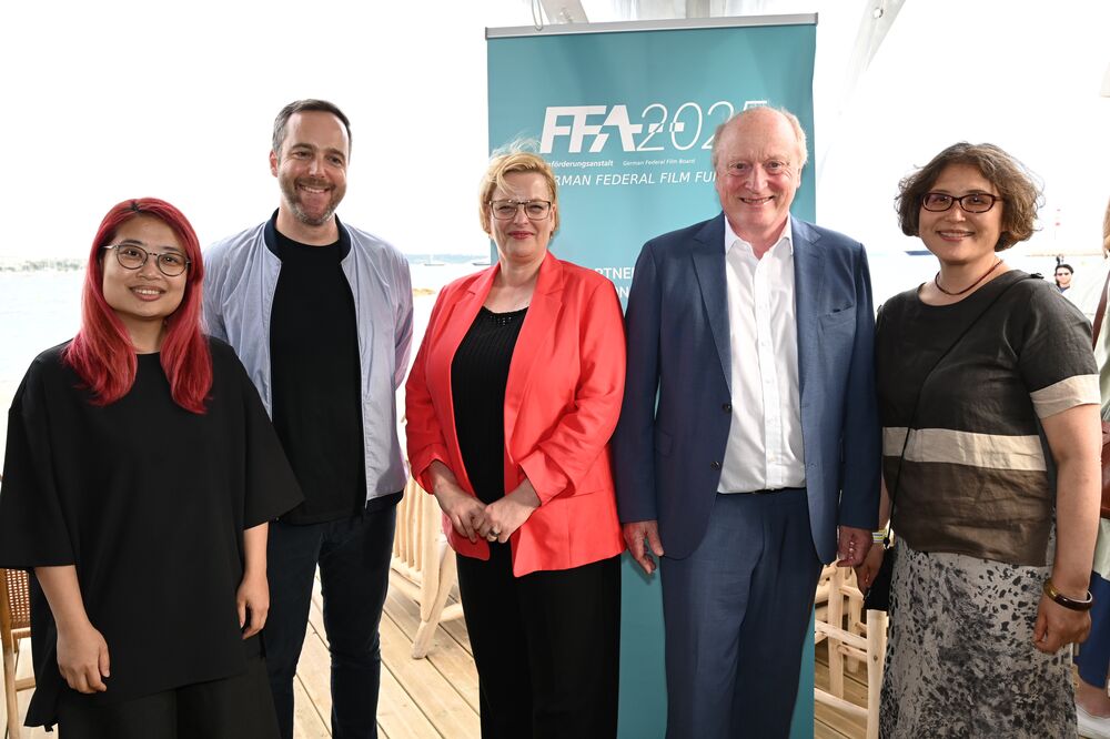 V.l.n.r.: Jennifer Huang (Taiwan Creative Content Agency TAICCA), Chris Payne (New Zealand Film Commission NZFC), Bettina Brokemper (Heimatfilm), Peter Dinges (Filmförderungsanstalt FFA) und Kaori Ikeda, UNIJAPAN)